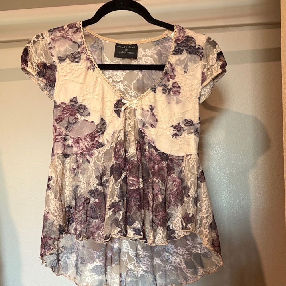 Floral Lace Blouse with Short Sleeves